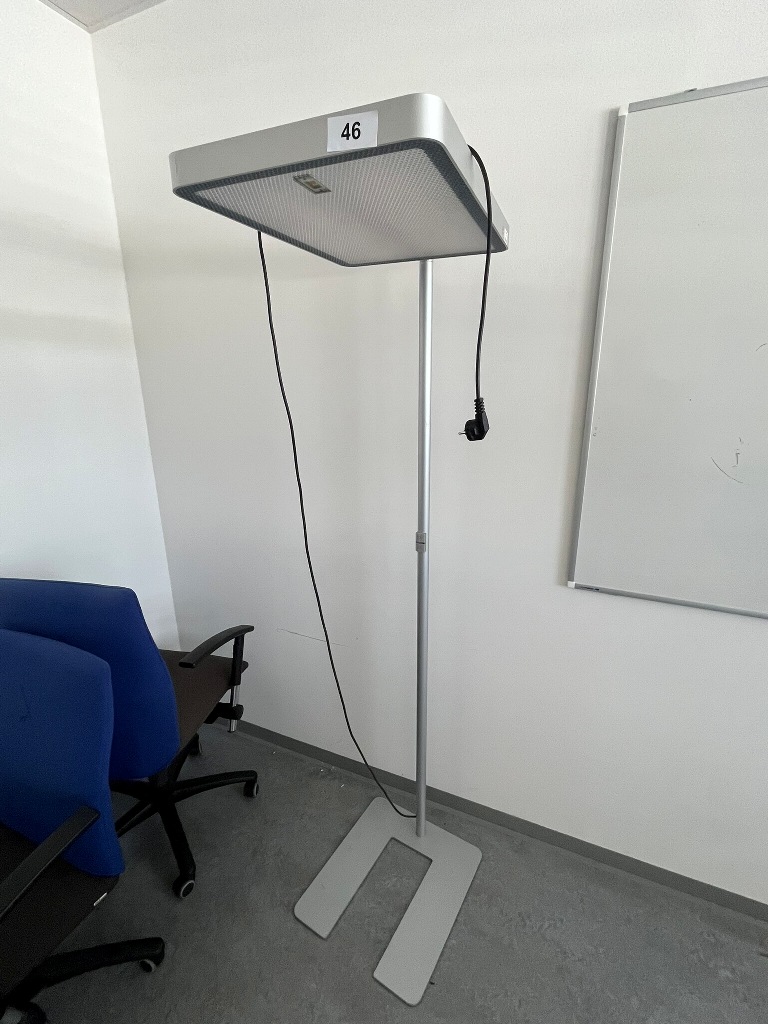 B&uuml;rostehleuchte Waldmann, H&ouml;he 190 cm