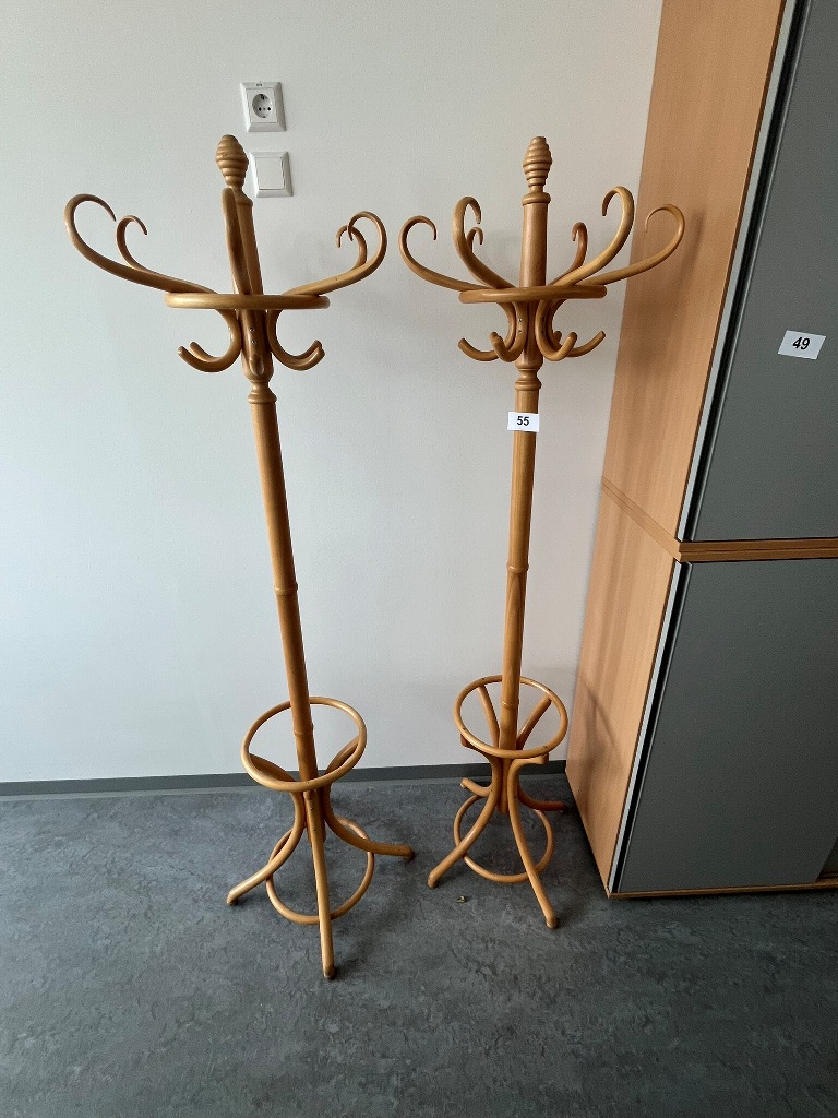 Kleiderst&auml;nder in Holz Altwiener Stil?d=2026-09-23 14:41:48