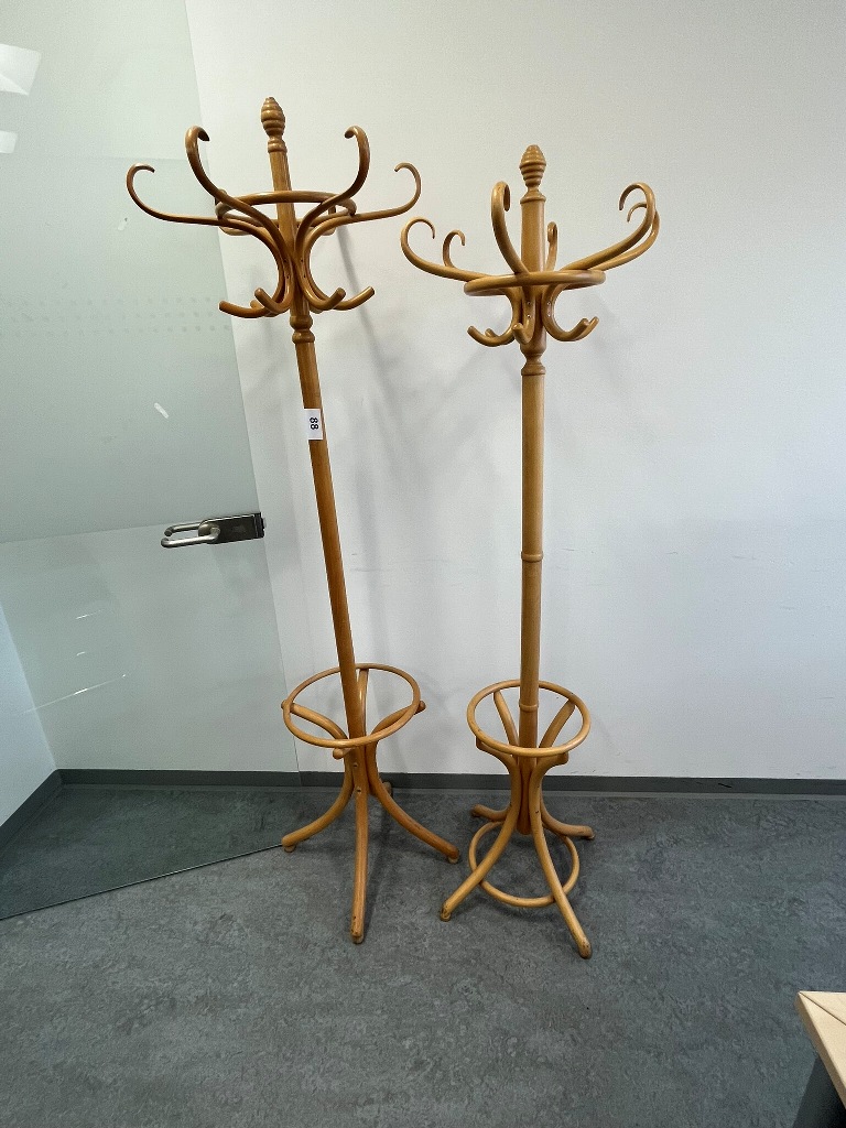 Kleiderst&auml;nder in Holz Altwiener Stil