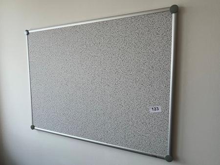 Pinnwand 120 x 90 cm