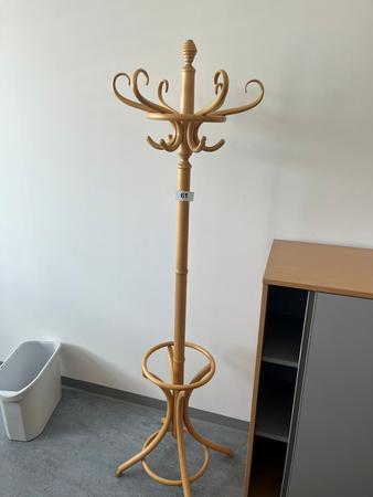Kleiderst�nder in Holz Altwiener Stil