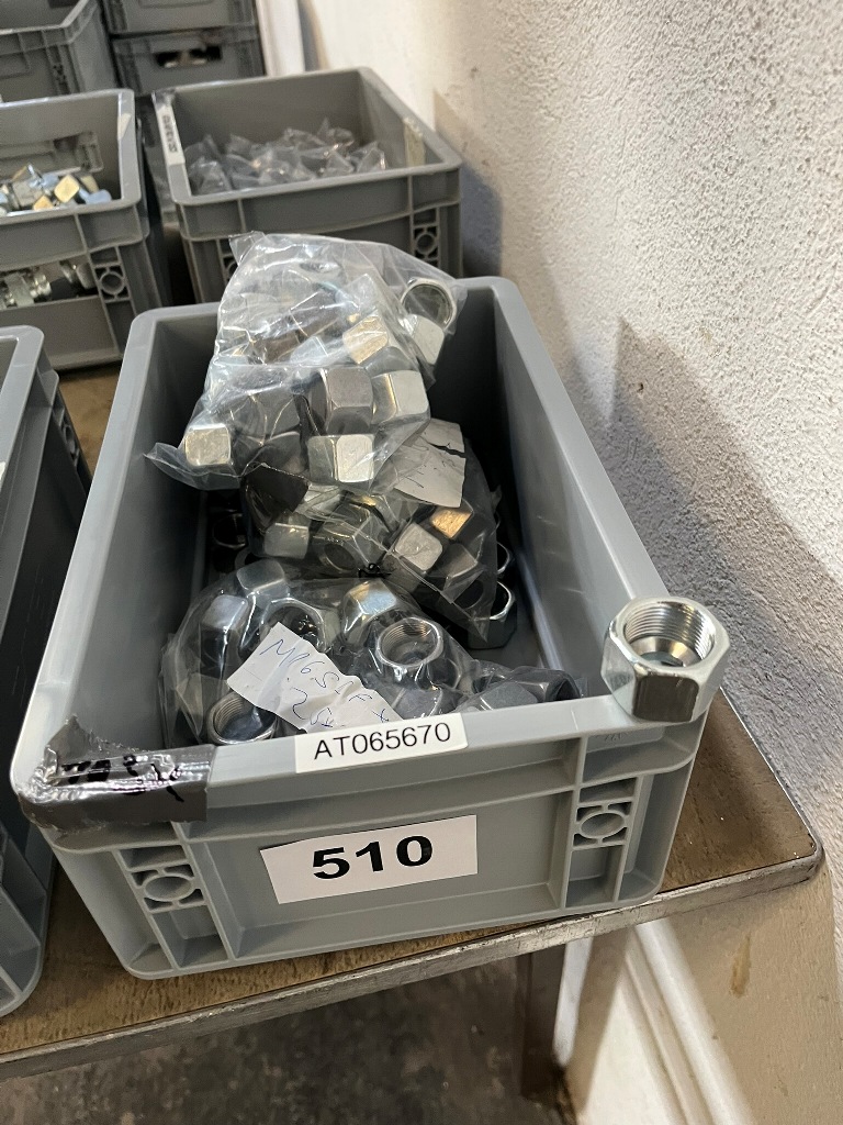 ca- 103 Stk. Verschraubungen