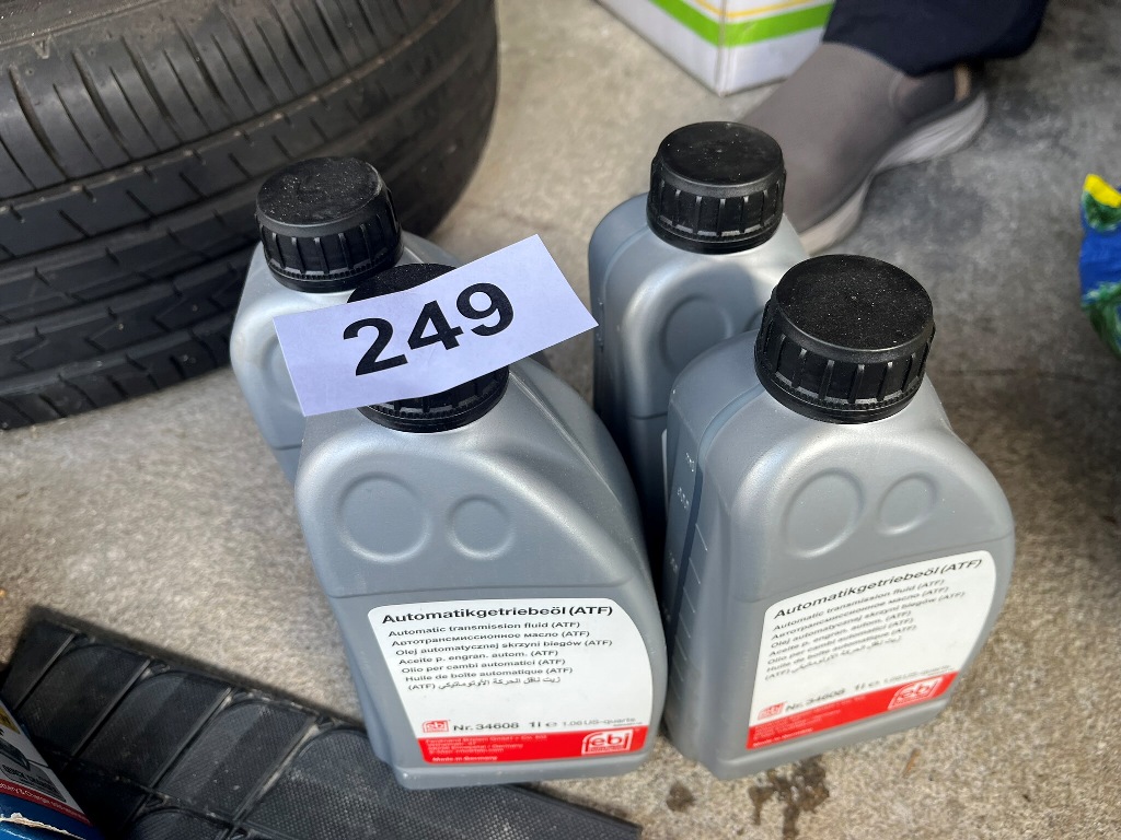 4 Flaschen mit Automatikgetriebe&ouml;l (ATF)