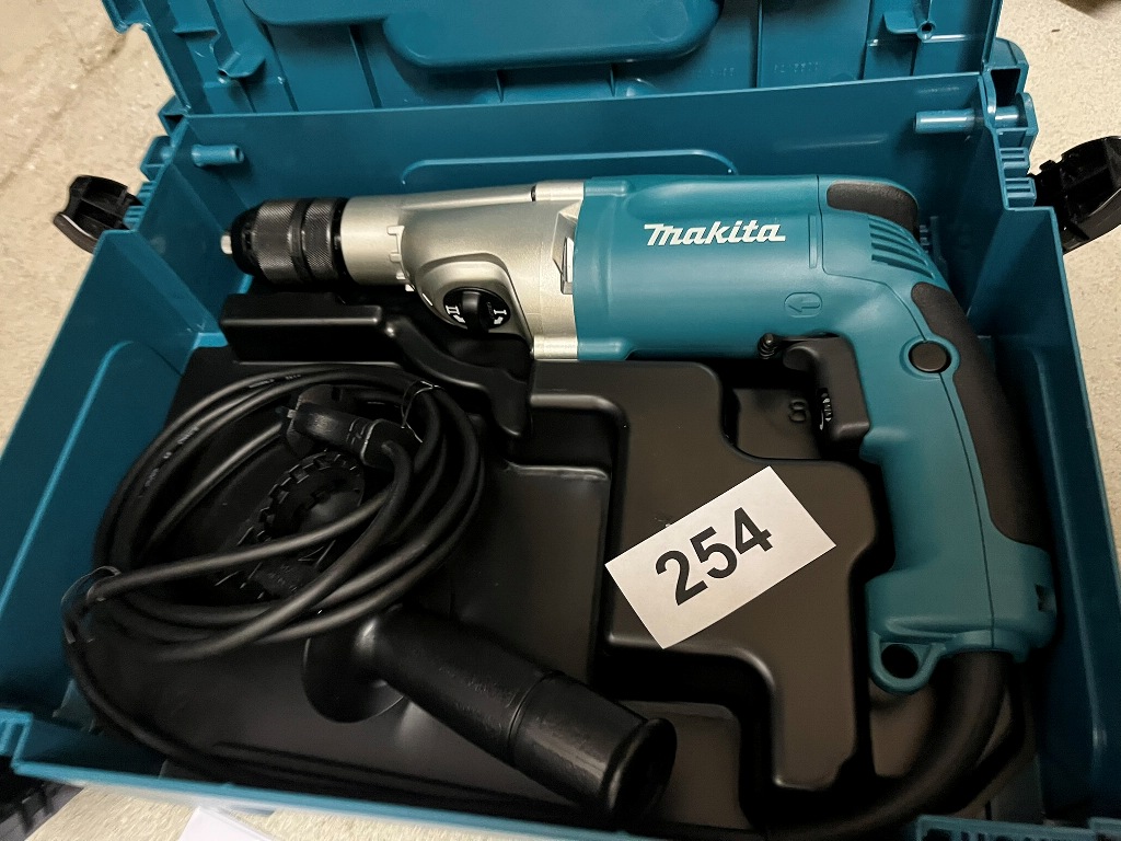 Makita Schlagbohrmaschine Typ HP2051HJ  im Koffer