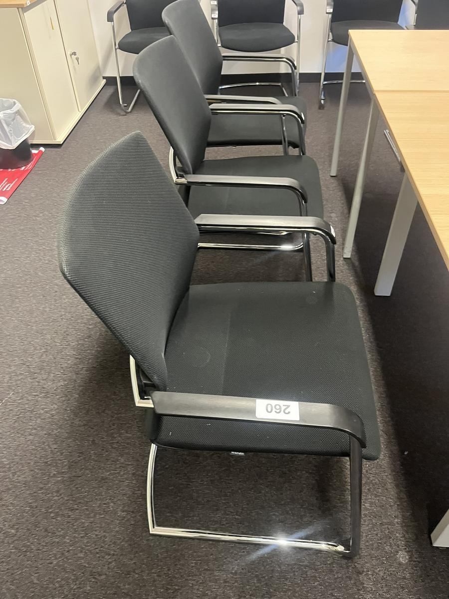 8 St&uuml;ck Wilkhahn Besprechungsst&uuml;hle mit Armlehne schwarz?d=2026-10-17 15:42:29