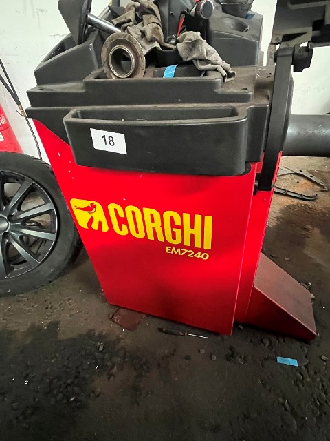 Corghi Reifenwuchtmaschine TypEM 7240