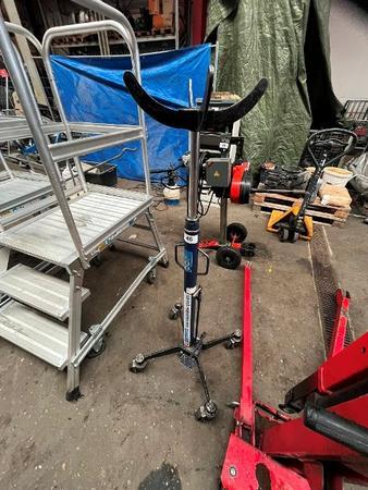 Zarges mobile Leiter mit Plateau, ca. 80 x 60 x 70 cm
