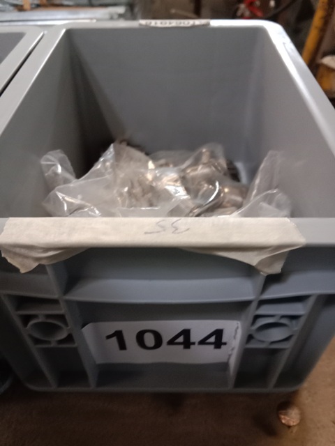 ca. 30 Stk. Schraubverbindungen?d=2026-10-21 15:12:54