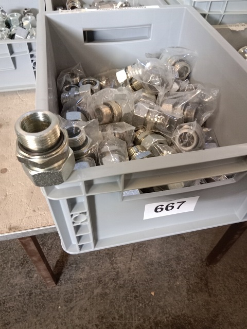 ca. 50 Stk. Verschraubungen?d=2026-10-21 15:14:22
