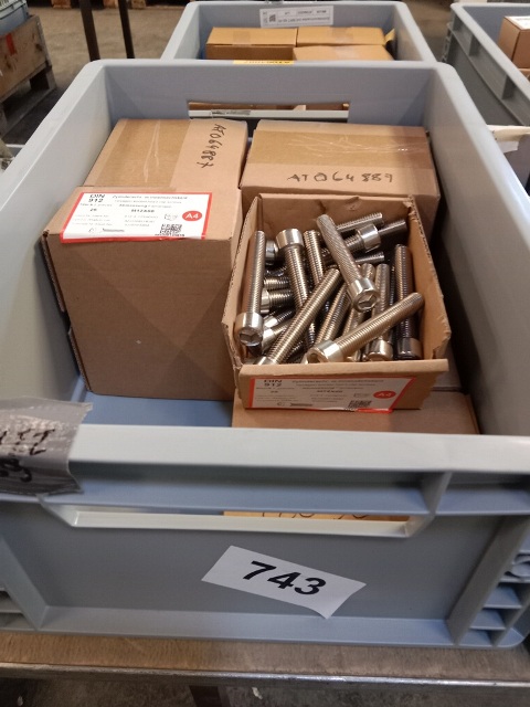 7 Pakete je 25 Stk. M12 x 80 Zylinderschrauben?d=2026-10-21 15:12:52