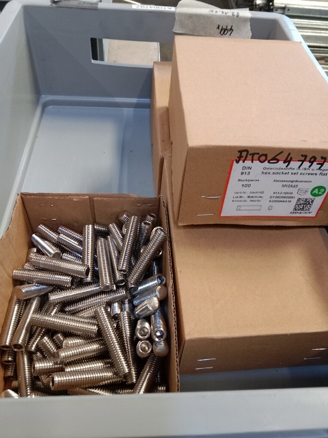 4 Pakete je 100 Stk. M 10 x 45 Gewindestifte?d=2026-10-21 15:13:38