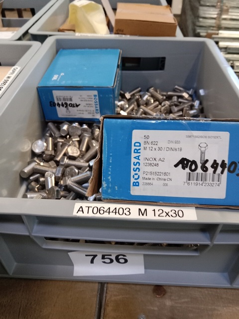 ca. 300 Stk. M 12 x 30 Schrauben