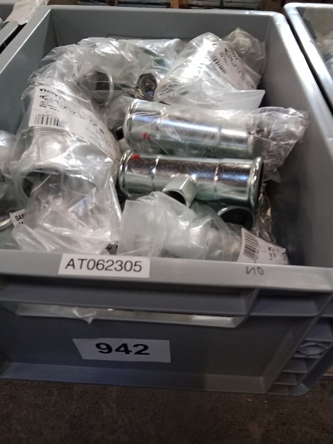 ca. 40 Stk. T-St&uuml;cke mit Schlauchanschluss und Gewindeanschluss