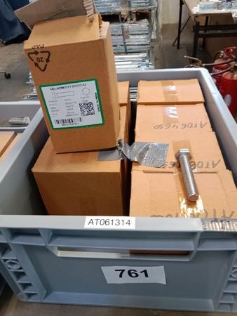 ca. 400 Stk. M 12 x 70 Schrauben