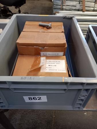 ca. 300 Stk. Schrauben M12 x 50