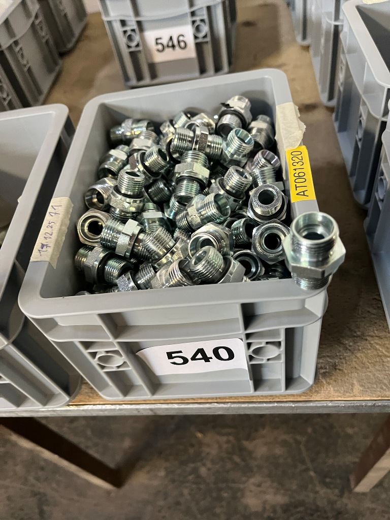 ca. 71 Stk. Verschraubungen