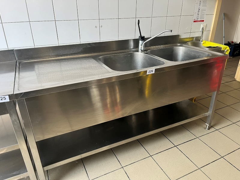 Edelstahl Doppelsp&uuml;le mit Armatur ca.180/70 cm 2 Becken 48/48/30 cm