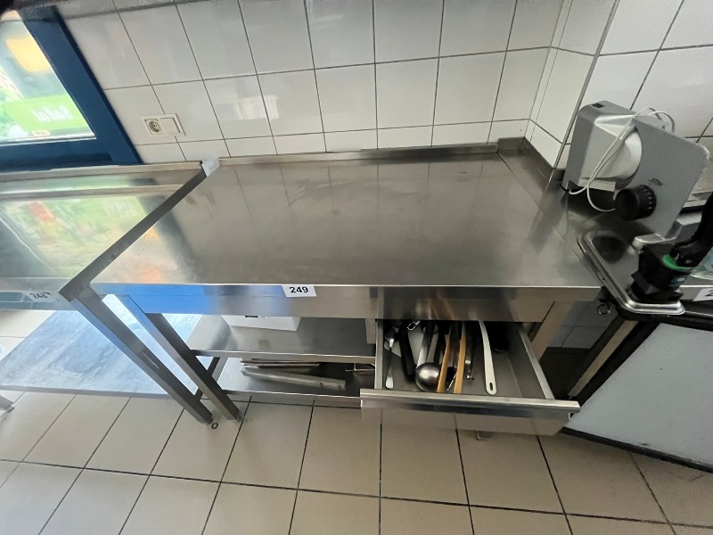 Edelstahl Arbeitstisch mit Panierlade ca. 120/69 cm