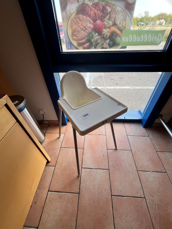 Kindersitz in Kunststoff
