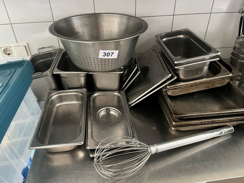 Gro&szlig;posten GN Edelstahlbeh&auml;lter plus Siebsch&uuml;ssel?d=2026-10-23 14:16:58