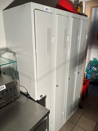 2 Stück Umkleidespinde in Metall je 60/50/180 cm 2 Stück Umkleidespinde in Metall je 60/50/180 cm