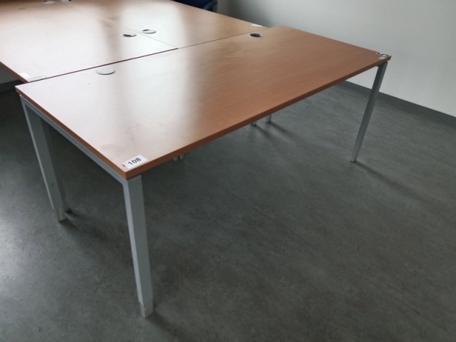 Hali Schreibtisch, ca. 180 x 80 cm?d=2026-10-29 17:49:43