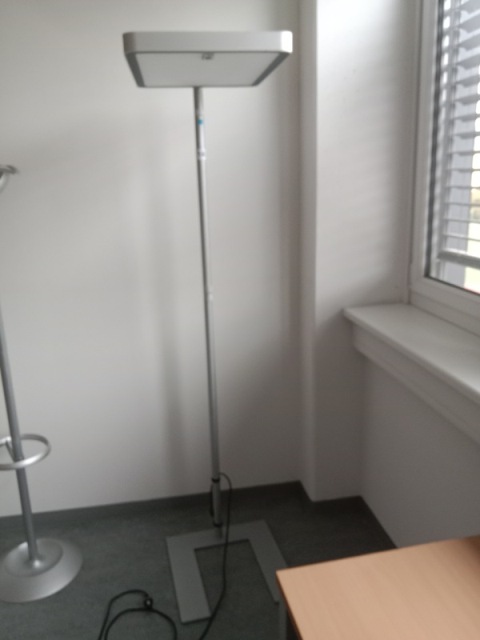 B&uuml;rostehleuchte Waldmann, H&ouml;he 190 cm