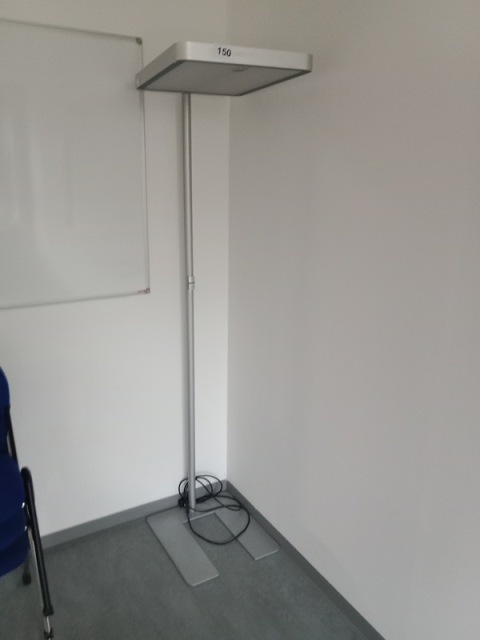B&uuml;rostehleuchte Waldmann, H&ouml;he 190 cm