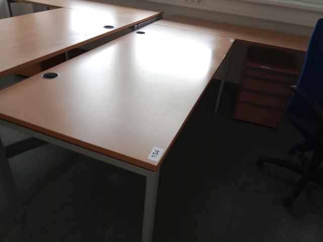 L-f&ouml;rmige Schreibtisch-Kombination 260 x 80-160 cm