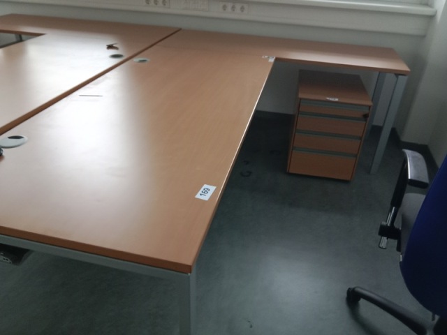 L-f&ouml;rmige Schreibtisch-Kombination 260 x 80-160 cm