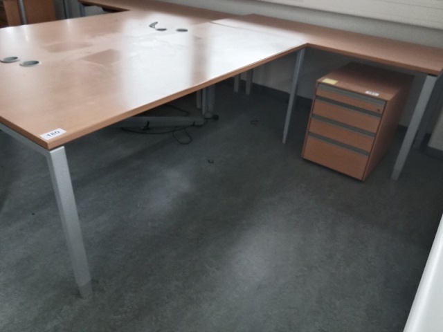 L-f&ouml;rmige Schreibtisch-Kombination 260 x 80-160 cm