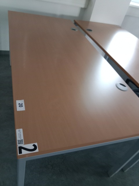 Hali Schreibtisch, ca. 180 x 80 cm?d=2026-10-29 17:30:12