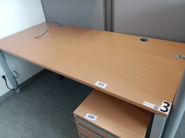 Hali Schreibtisch, ca. 180 x 80 cm?d=2026-10-29 17:43:44