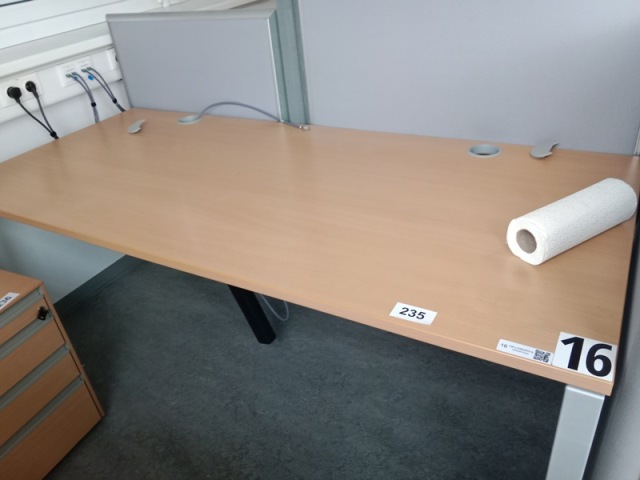 Hali Schreibtisch, ca. 180 x 80 cm?d=2026-10-29 17:43:09
