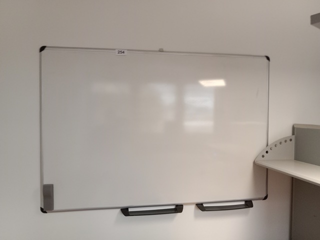 Whiteboard 150 x 100 cm?d=2026-10-29 17:57:18