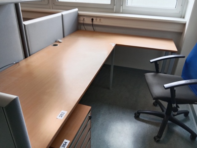 L-f&ouml;rmige Schreibtisch-Kombination 260 x 80-160 cm?d=2026-10-29 17:43:00