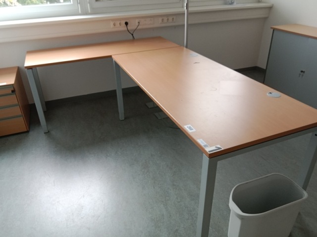 L-f&ouml;rmige Schreibtisch-Kombination 260 x 80-160 cm?d=2026-10-29 17:43:15