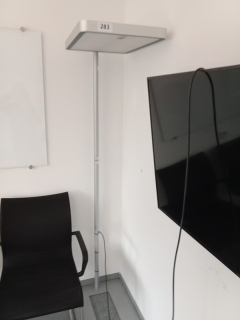 B&uuml;rostehleuchte Waldmann, H&ouml;he 190 cm?d=2026-10-29 17:30:07