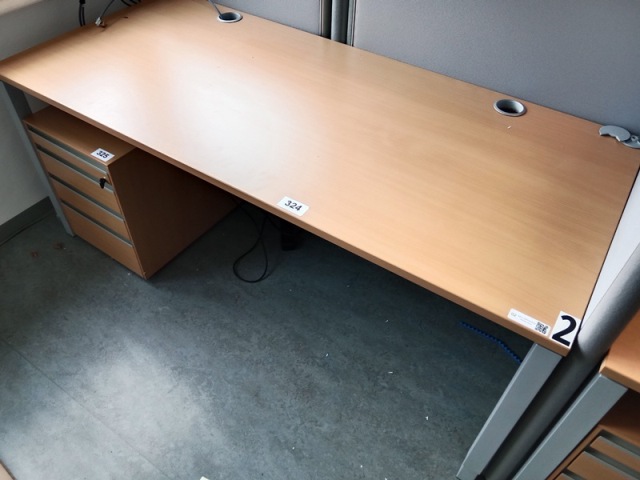 Hali Schreibtisch, ca. 180 x 80 cm?d=2026-10-29 17:57:21