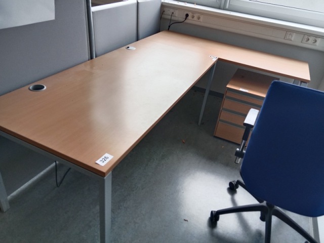 L-f&ouml;rmige Schreibtisch-Kombination 260 x 80-160 cm