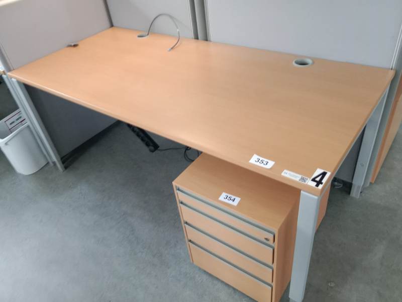 Hali Schreibtisch, ca. 180 x 80 cm?d=2026-10-29 18:09:42