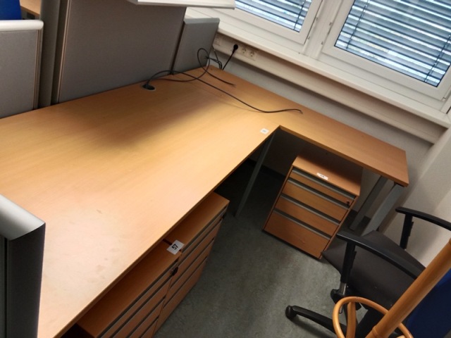 L-f&ouml;rmige Schreibtisch-Kombination 260 x 80-160 cm