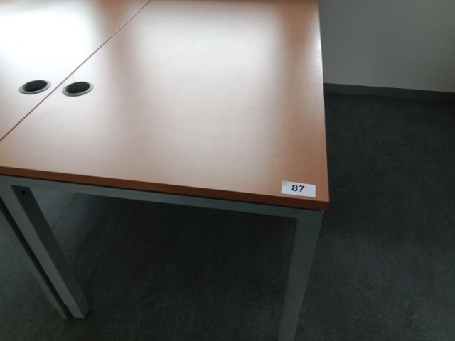 Hali Schreibtisch, ca. 180 x 80 cm?d=2026-10-29 17:30:06