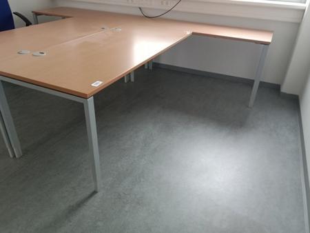 L-förmige Schreibtisch-Kombination 260 x 80-160 cm L-förmige Schreibtisch-Kombination 260 x 80-160 cm
