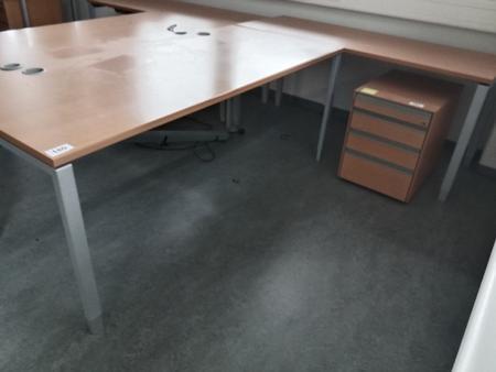 L-förmige Schreibtisch-Kombination 260 x 80-160 cm L-förmige Schreibtisch-Kombination 260 x 80-160 cm