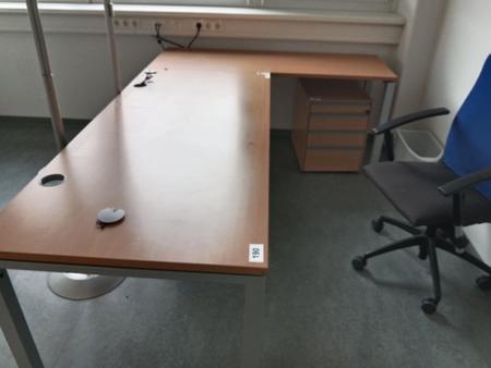 L-förmige Schreibtisch-Kombination 260 x 80-160 cm L-förmige Schreibtisch-Kombination 260 x 80-160 cm