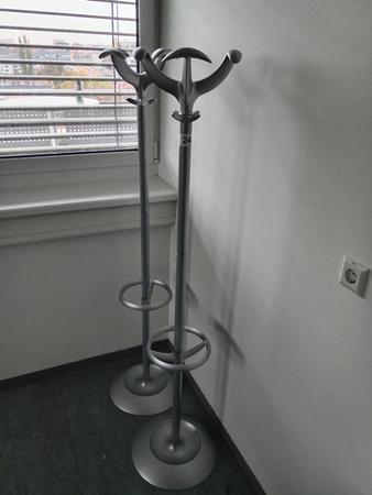 2 Stk. Kleiderständer 2 Stk. Kleiderständer
