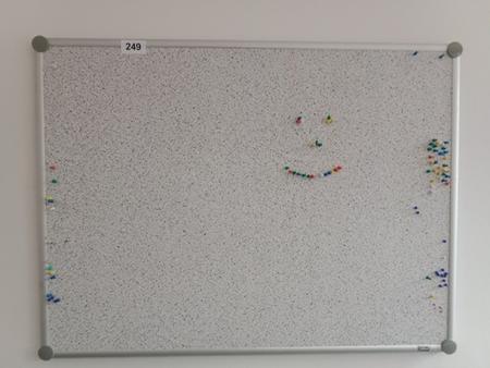 Pinnwand 120 x 90 cm Pinnwand 120 x 90 cm