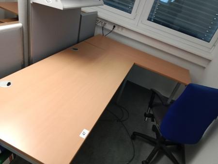 L-förmige Schreibtisch-Kombination 260 x 80-160 cm L-förmige Schreibtisch-Kombination 260 x 80-160 cm