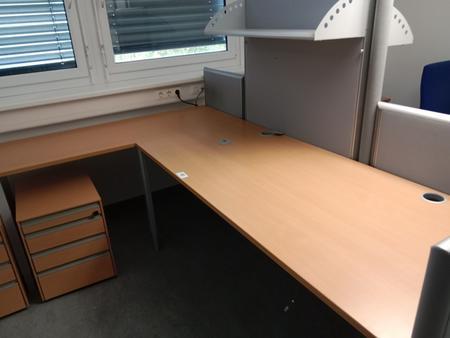 L-förmige Schreibtisch-Kombination 260 x 80-160 cm L-förmige Schreibtisch-Kombination 260 x 80-160 cm